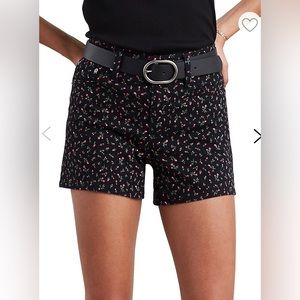 NWOT Levi’s Women’s Shorts Rose Bud Print Mid Rise Denim Shorts Black Pink size